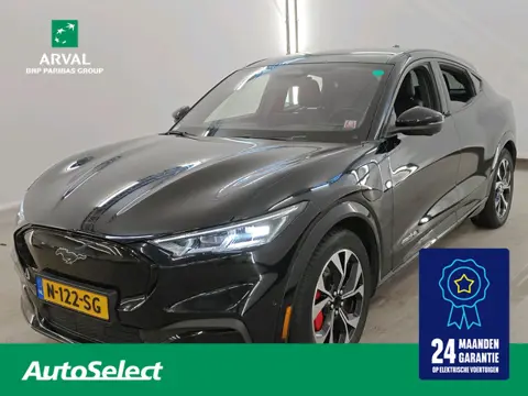 Ford Mustang Mach-E 98 kWh 351pk Extended AWD | SOH 95% | Technology Pack Plus | Panoramadak | Zwart