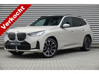 BMW X3 30e xDrive M-Sport | Panodak | Trekhaak | Memory | Driving Assistant | Iconic Glow |