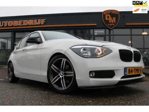 BMW 1-serie 116i Sport | Automaat | Camera | Navi |