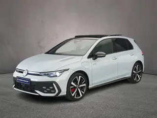 Volkswagen Golf GTE 1.5 TSI eHybrid 272pk DSG Automaat Trekhaak, Black Style, Panoramadak, LED matri