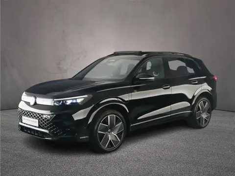 Volkswagen Tiguan R-Line Edition 1.5 TSI eHybrid 272pk DSG Automaat Trekhaak, Panoramadak, Navigatie