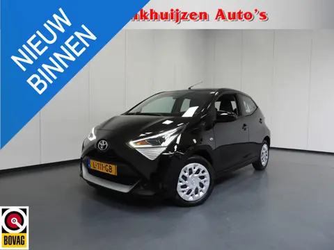 Toyota Aygo 1.0 VVT-i X-Play Limited NAVI/CAMERA/AIRCO/BLUETOOTH!