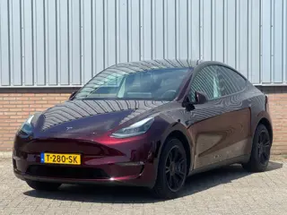 Tesla Model Y Long Range AWD 75 kWh Midnight Cherry Red