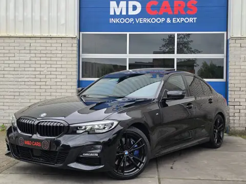 BMW 3-serie 330i High Executive AUTOMAAT/M PAKKET/SCHUIFDAK/PDC