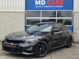 BMW 3-serie 330i High Executive AUTOMAAT/M PAKKET/SCHUIFDAK/PDC