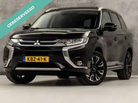Mitsubishi Outlander 2.0 PHEV Deluxe 204Pk Automaat (SCHUIFDAK, NAVIGATIE, LEDER, 360 CAMERA, GETINT