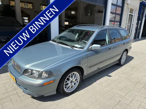 Volvo V40 1.8 Europa APK 8-2027 (bj 2002)