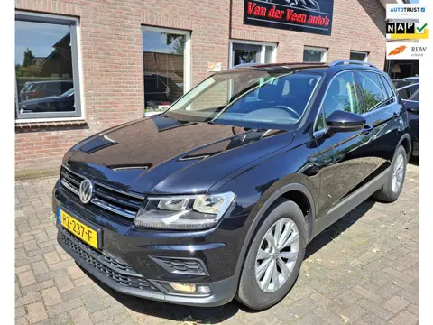 Volkswagen Tiguan 1.4 TSI Comfortline Business. 1ste eigenaar, 100% dealer onderhouden. O.a. navi, c