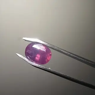 Paars rood Saffier, Kasjmir - 2.06 ct
