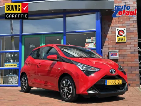 Toyota Aygo 1.0 VVT-i x-play | Airco | Parkeer camera |