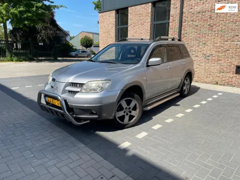 Mitsubishi Outlander 2.4 Intense 4WD