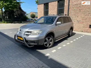 Mitsubishi Outlander 2.4 Intense 4WD