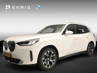 BMW X3 30e xDrive | LED | HUD | Active cruise | Sportstoelen | Stoelverwarming | Chrome line | DAB |