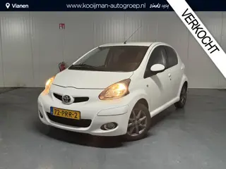 Toyota Aygo 1.0-12V Dynamic Navigator slechts 75.296 km!