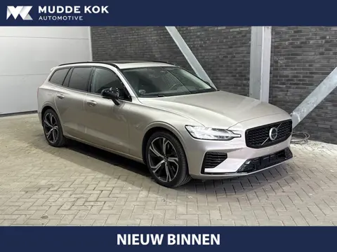 Volvo V60 T6 Plug-in hybrid Plus Dark | ACC | Panoramadak | 360° Camera | Head-Up | Harman/Kardon | 