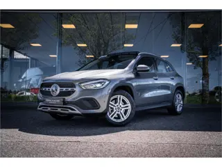 Mercedes-Benz GLA 250 e Style ** Panodak ** Trekhaak ** LED **