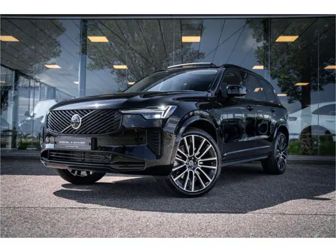 Volvo XC90 T8 Plug-in hybrid AWD ULTRA DARK **Lucht vering** Trekhaak**Panodak B&W**Stoelventilatie+