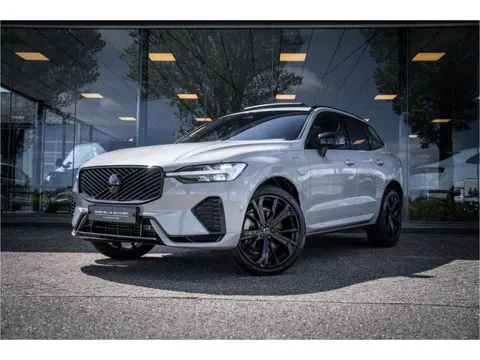 Volvo XC60 2.0 T6 Plug-in hybrid AWD Plus Black Edition **H&K**HUD** **PANODAK** Facelift!!