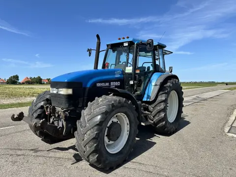 New Holland 8560