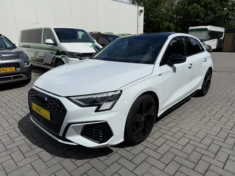 Audi A3 Sportback 35 TFSI 150pk - 3 x S-Line - Alle opties - Leder - Navigatie - Camera - Panoramada