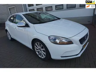 Volvo V40 1.6 D2 Summum /NAVI /CLIMA /NAP