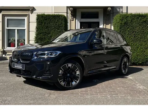 BMW iX3 High Executive 80 kWh PANO | HARMAN | ADAPTIVE | ELEK. STOELEN | HUD | STOELVERW. | CARPLAY 