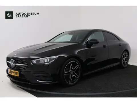 Mercedes-Benz CLA-klasse 180 Business Solution AMG (SFEERVERLICHTING, STOELVERWARMING, NAVIGATIE, CR