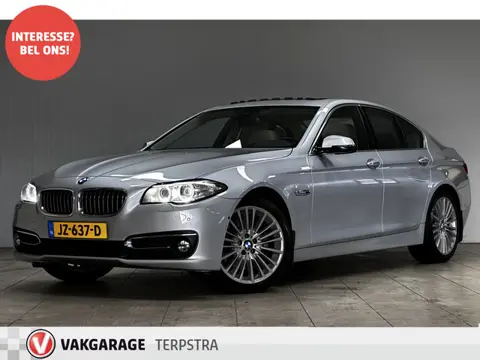BMW 5 Serie 535i Luxury Edition/ Trekhaak/ 306pk!/ 19'' LMV/ PDC V+A/ 360° Camera/ Elek. Schuif-Kant