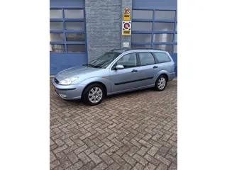 Ford Focus Wagon 1.6-16V Futura