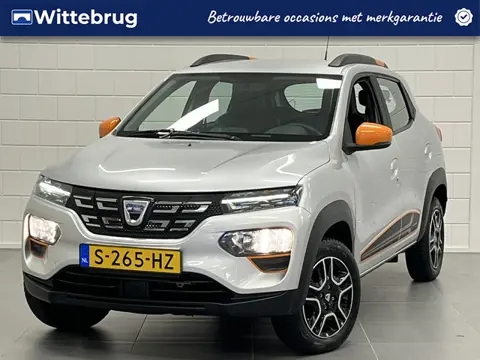 Dacia Spring Comfort Plus (Orange Pack) 27 kWh LEDER | NAVIGATIE | LICHTMETALEN VELGEN