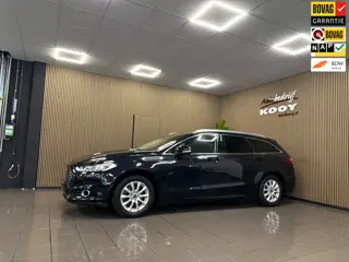 Ford Mondeo Wagon 1.5 Titanium * Trekhaak / Navigatie / Parkeersensoren / Cruise control / NL Auto *