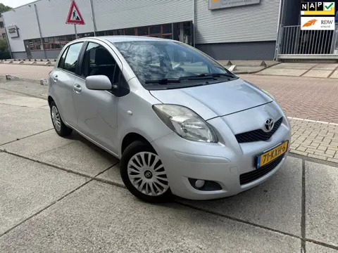 Toyota Yaris 1.3 VVTi Aspiration AUTOMAAT CLIMA Volledig onderhouden