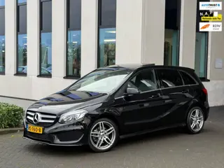 Mercedes-Benz B-klasse 180 AUTOMAAT AMG styling, panoramadak, trekhaak, 47000 km, dealer onderhouden