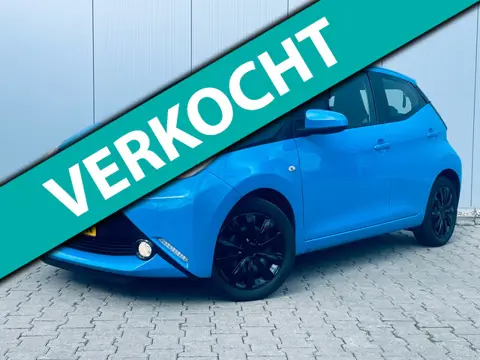 Toyota Aygo 1.0 VVT-i x-play, airco, camera, multimedia!