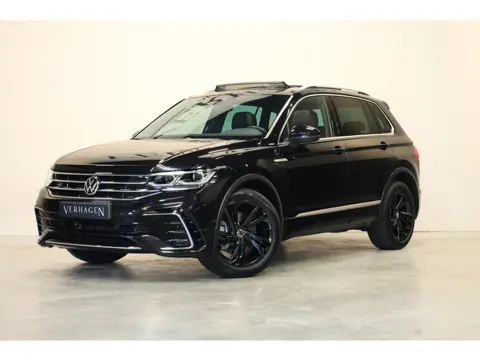 Volkswagen Tiguan 2.0 TSI R-line Leer Pano Trekhaak 4motion