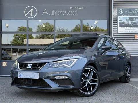 SEAT Leon ST 2.0 TSI FR Pano | Leder | 190PK