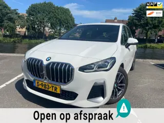 BMW 2-serie Active Tourer 220i M SPORT I PANORAMADAK I HEAD-UP I