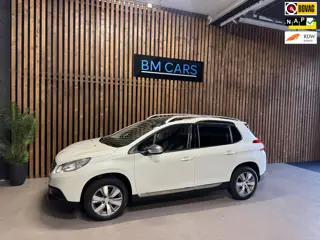 Peugeot 2008 1.2 PureTech Blue Lease Executive Panodak,Navigatie