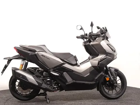 Honda ADV 350 (bj 2025)