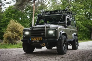 LAND ROVER DEFENDER Rough, stoer, adventure ready, BTW