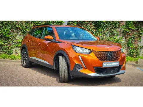 Peugeot E-2008 EV Allure Première 1 fase 50 kWh | SOH 92,3%|Nappa Leder | Stoelverwarming | Camera |