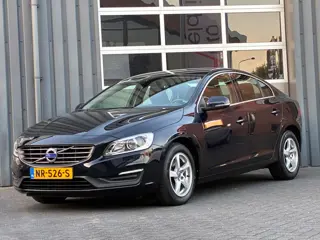 Volvo S60 1.5 T3 Momentum Automaat Leder Navigatie Trekhaak