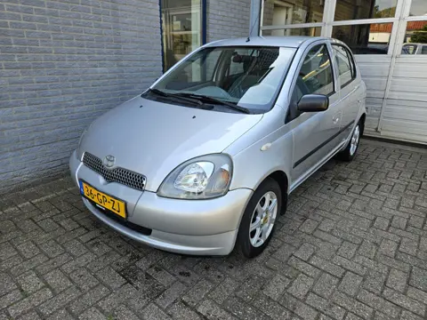 Toyota Yaris 1.3-16V VVT-i Sol (bj 2001)