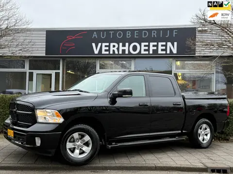 Dodge Ram 1500 3.6 V6 Quad Cab 6'4 - PANORAMA - STUUR / STOELVERWARMING - TREKHAAK - PARKEERCAMERA -