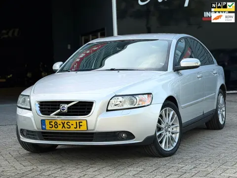 Volvo S40 1.8 Edition II LEDER/CRUISE/AIRCO/NAVI/ISOFIX | NETTE AUTO !