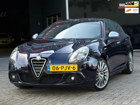 Alfa Romeo Giulietta 1.7 TBi Quadrifoglio Verde NAVI/PDC/CRUISE/6-BAK | KEURIGE AUTO !