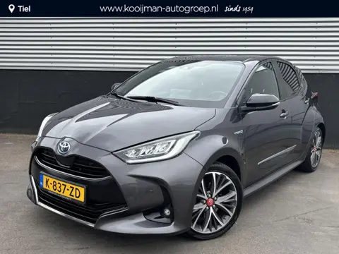 Toyota Yaris 1.5 Hybrid Executive Nieuw geleverd en dealeronderhouden, Trekhaak, JBL, Dodehoekdetect