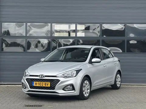 HYUNDAI I20 1.0 T-GDI I-MOTION I TREKHAAK I DEALER ONDERHOUDEN I APPLE CARPLAY I P-CAMERA