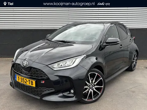Toyota Yaris 1.5 Hybrid GR Sport Nieuw geleverd, 1e eign. Dodehoekdetectie, Stoelverwarming, PDC, LE