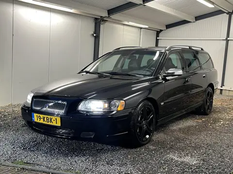 Volvo V70 2.4 T5 260PK AUT 6-2005 LEDER NAVI XENON SCHF.DAK ST.VERW CRUISE ECC PDC TEL 18'' TREKH..
